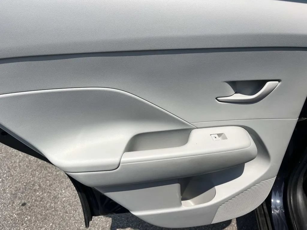 Used 2024 Hyundai Kona SEL FWD image 18