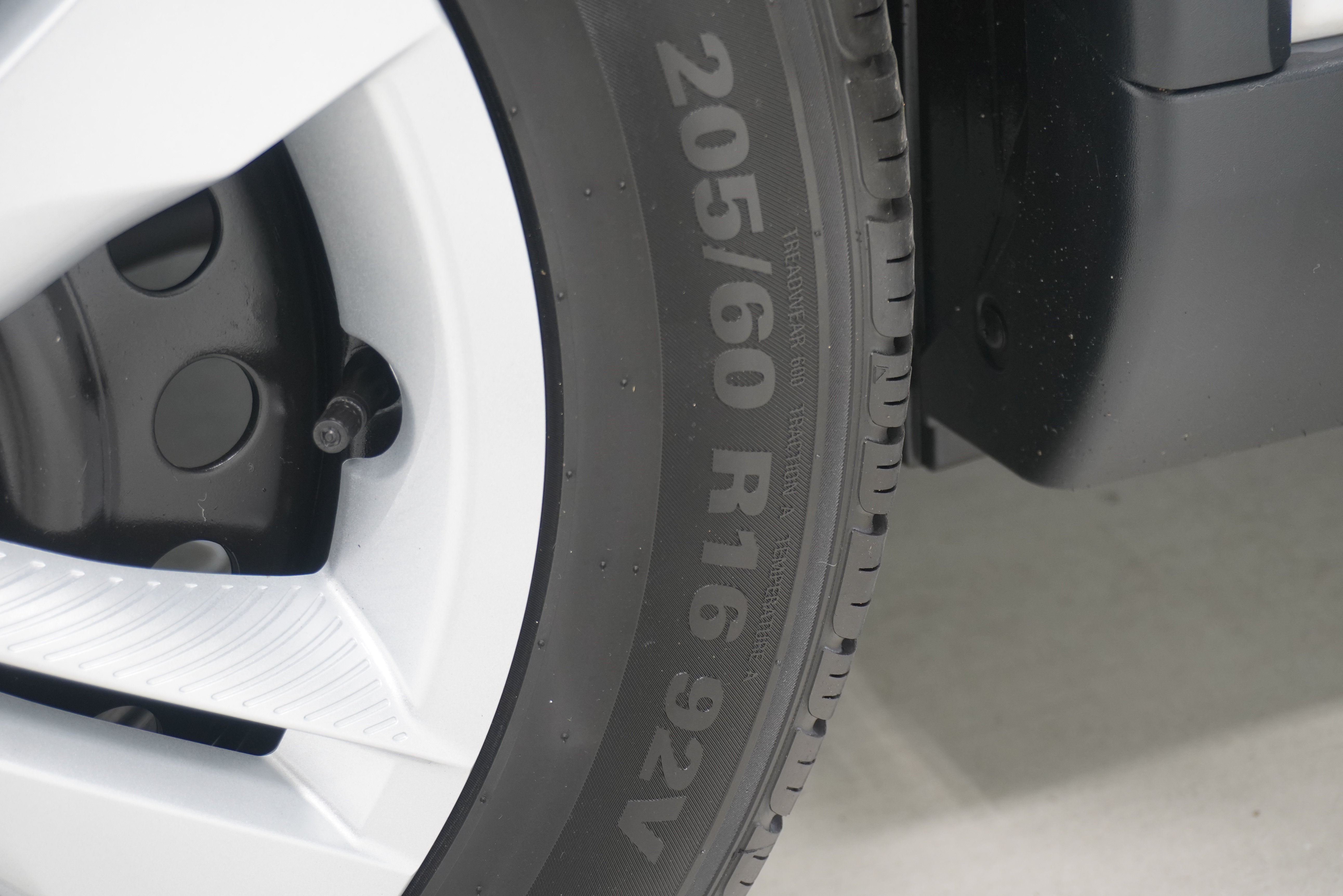 Used 2020 Nissan Kicks S FWD image 24
