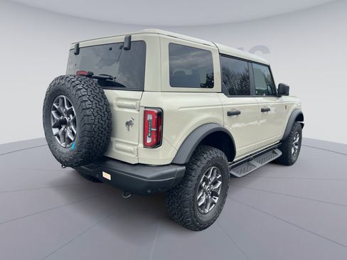 New 2025 Ford Bronco Badlands image 7