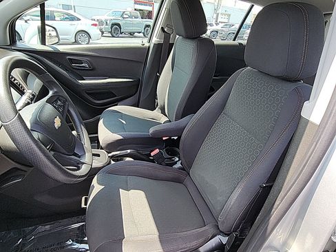 Used 2017 Chevrolet Trax LS FWD image 16