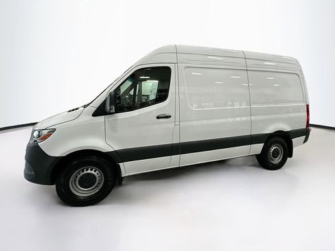 Used 2025 Mercedes-Benz Sprinter 2500 image 5