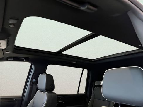 Certified 2023 Chevrolet Suburban Premier image 24