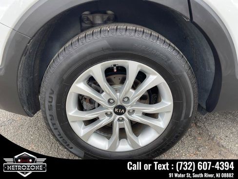 Used 2021 Kia Telluride LX image 35
