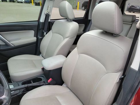 Used 2014 Subaru Forester 2.5i Limited AWD/4WD image 5