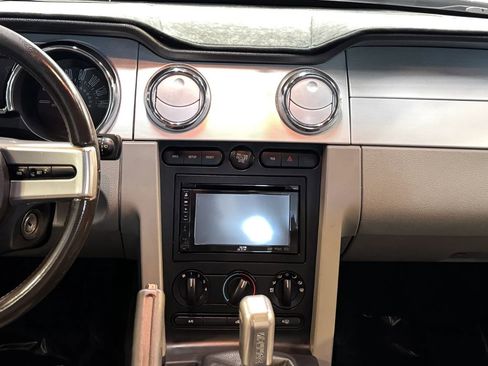 Used 2006 Ford Mustang GT Premium image 23