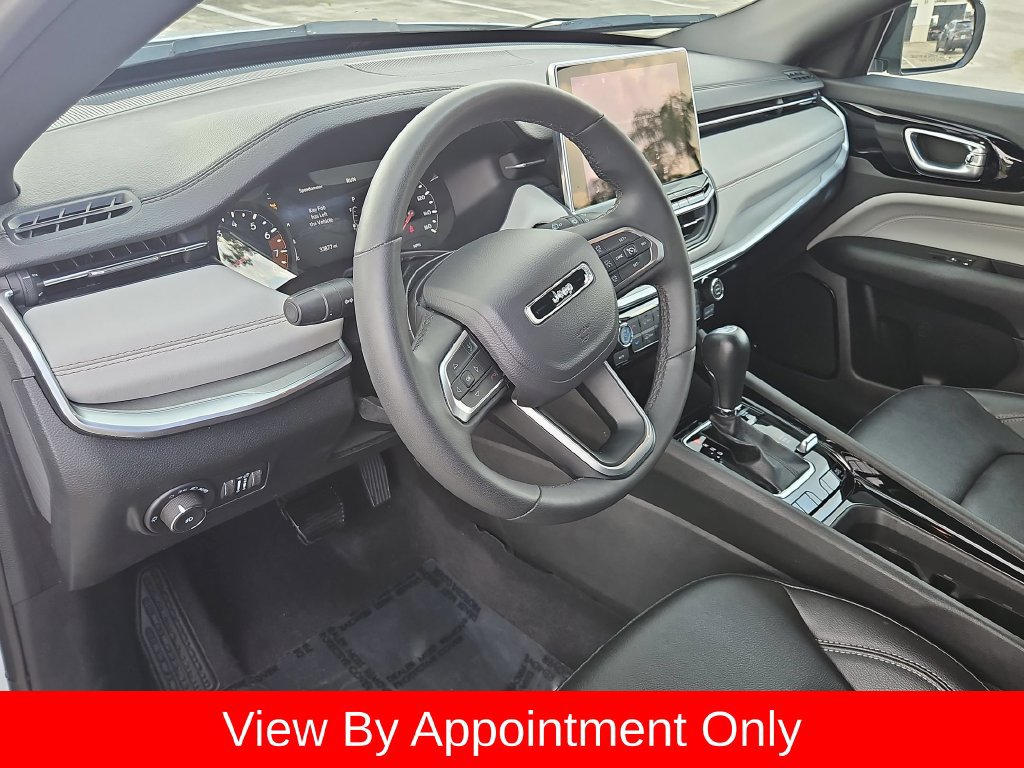 Used 2025 Jeep Compass Limited AWD/4WD image 15