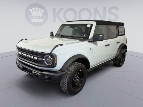 Used 2023 Ford Bronco Black Diamond image 1