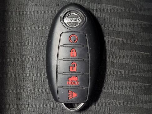 Used 2019 Nissan Rogue SV w/ Premium Package AWD/4WD image 32