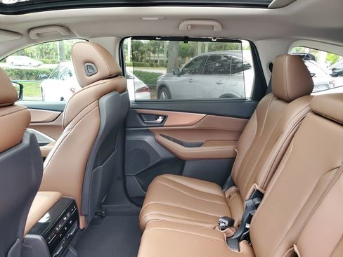 Used 2024 Acura MDX FWD w/ Technology Package image 11