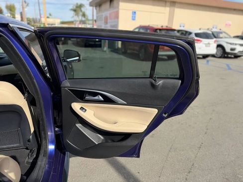 Used 2017 INFINITI QX30 FWD image 26