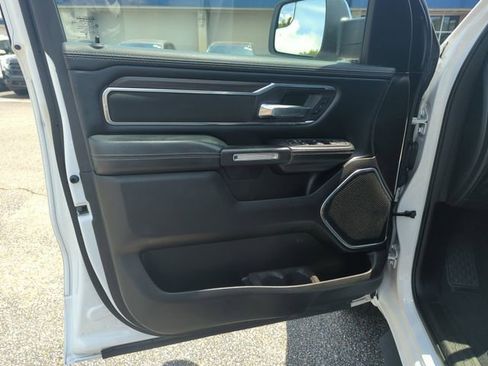 Used 2025 RAM 1500 Laramie AWD/4WD image 17