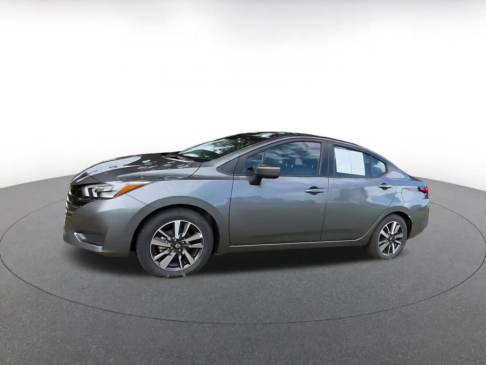 Used 2025 Nissan Versa SV FWD image 7