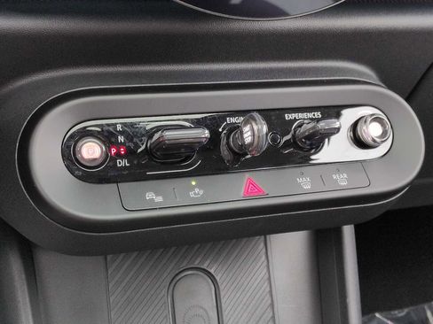 Used 2025 MINI Cooper S image 32