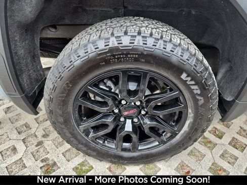 Used 2024 GMC Sierra 1500 Elevation w/ Elevation Premium Package image 4