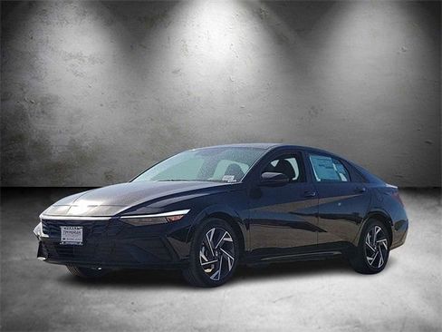 New 2025 Hyundai Elantra Sport image 5