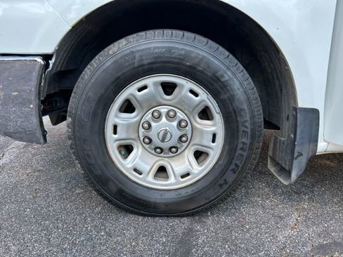 Used 2013 Nissan NV 3500 SV w/ Technology Pkg image 33