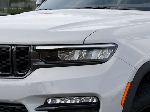 New 2025 Jeep Grand Cherokee Limited w/ Black Appearance Package image 10