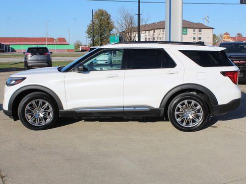 Used 2025 Ford Explorer Active w/ Active Comfort Package image 6