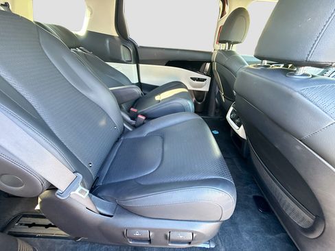 Used 2024 Kia Carnival SX Prestige image 28