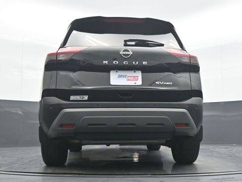 Used 2023 Nissan Rogue SV image 29
