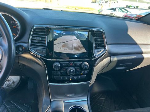 Used 2020 Jeep Grand Cherokee Altitude image 15