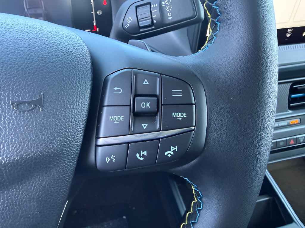 Used 2025 Ford Maverick Lobo AWD/4WD image 17