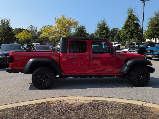 Used 2023 Jeep Gladiator Sport w/ Trailer Tow Package AWD/4WD image 3
