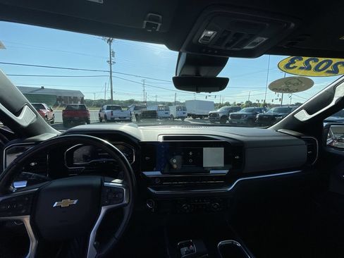 Used 2023 Chevrolet Silverado 1500 LTZ w/ LTZ Premium Package AWD/4WD image 11