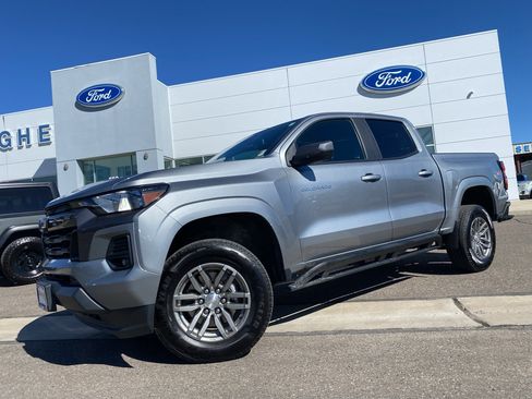 Used 2023 Chevrolet Colorado LT w/ LT Convenience Package II image 16