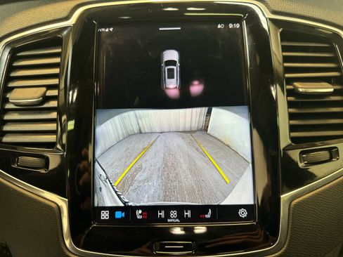 Used 2023 Volvo XC90 T8 Plus image 17