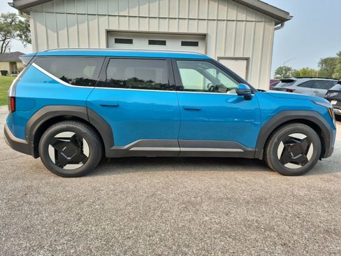New 2026 Kia EV9 Wind image 2
