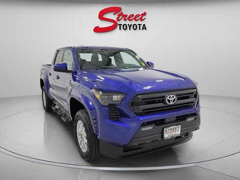Certified 2025 Toyota Tacoma SR5 image 4