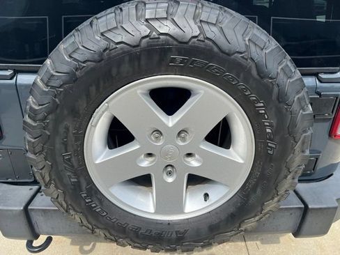 Certified 2018 Jeep Wrangler Unlimited Sport S AWD/4WD image 11