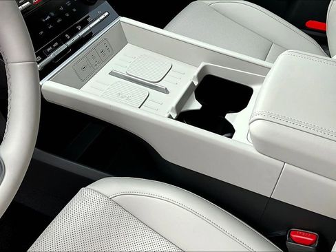 Used 2025 Hyundai Santa Fe SEL image 14