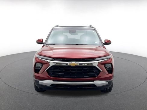 Used 2025 Chevrolet TrailBlazer LT FWD image 2