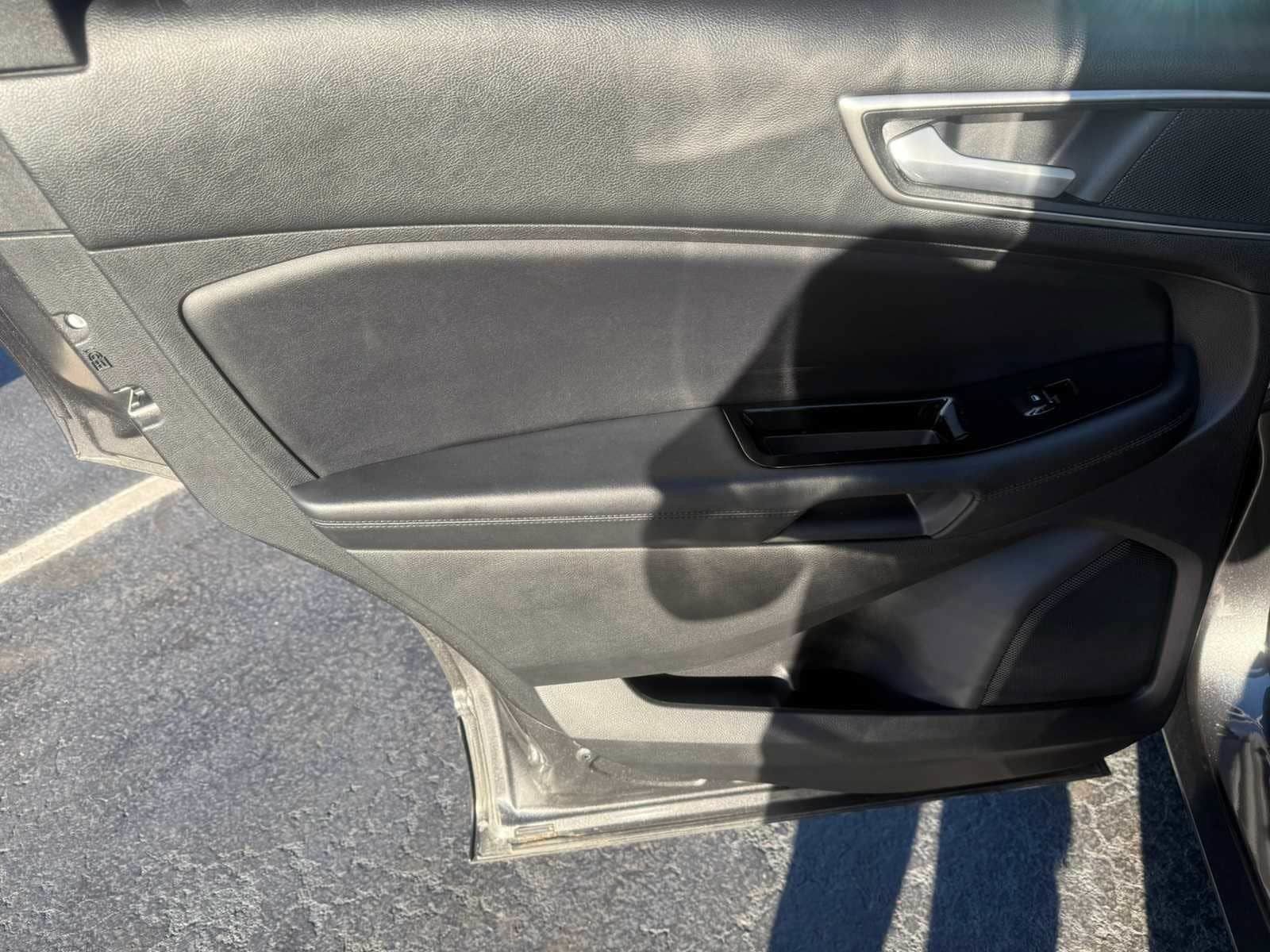 Used 2015 Ford Edge SEL w/ Equipment Group 201A FWD image 23