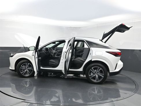 Used 2023 Lexus RX 350h image 37