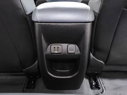 Used 2021 Chevrolet Colorado Z71 AWD/4WD image 29