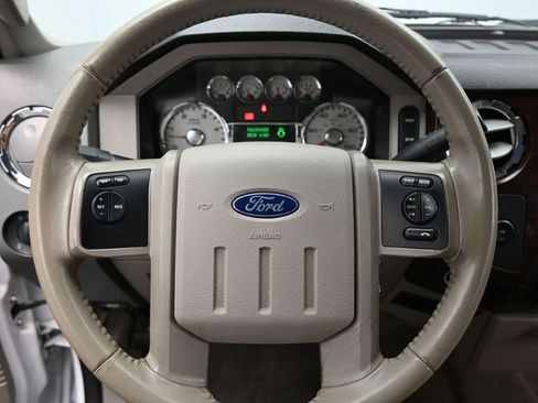 Used 2010 Ford F350 Lariat image 12
