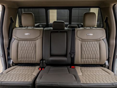 Used 2026 Ford F250 Platinum w/ Platinum Plus Package image 36