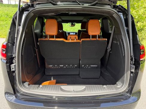 New 2026 Chrysler Pacifica Pinnacle w/ Trailer Tow Group image 19