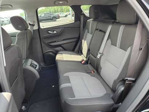Used 2025 Chevrolet Blazer LT AWD/4WD image 11