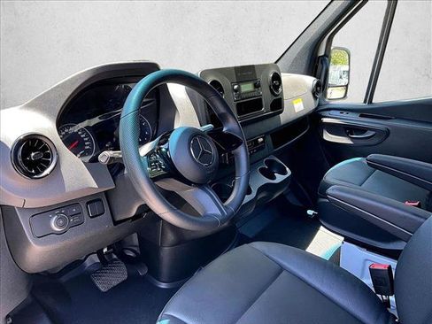 Used 2025 Mercedes-Benz Sprinter 2500 image 14