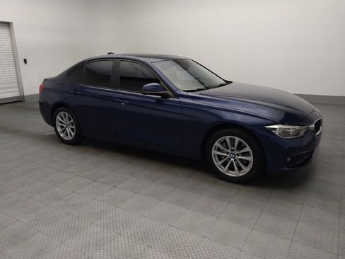 Used 2018 BMW 320i xDrive Sedan w/ Convenience Package AWD/4WD image 11