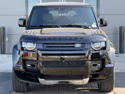 Certified 2025 Land Rover Defender 110 V8 AWD/4WD image 5