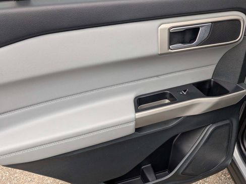 Certified 2023 Ford Explorer XLT w/ Equipment Group 202A image 9