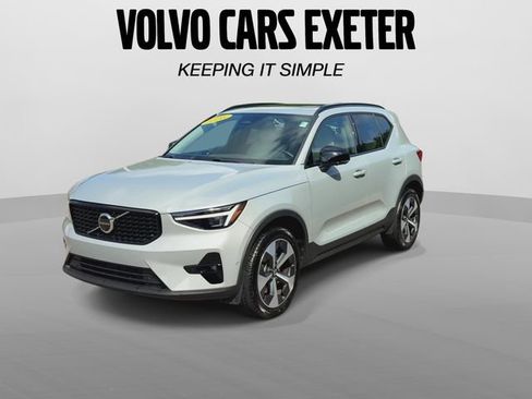 Certified 2026 Volvo XC40 B5 Plus AWD/4WD image 4