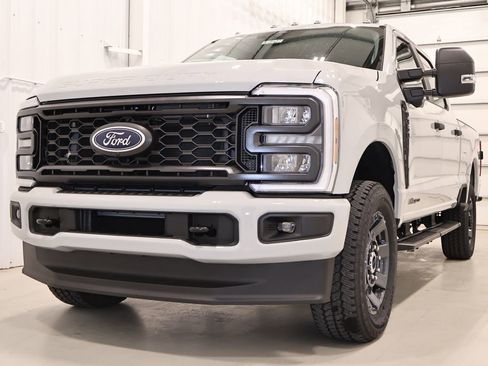 New 2026 Ford F350 XL w/ STX Appearance Package AWD/4WD image 5
