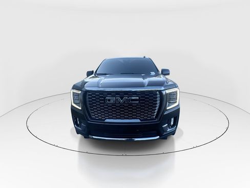 Used 2023 GMC Yukon XL Denali Ultimate image 3