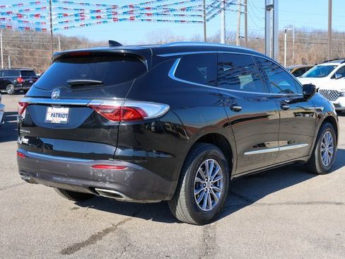 Used 2024 Buick Enclave Premium image 3